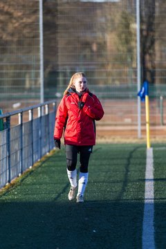 Bild 23 - Frauen SG Holstein Sued - SV Gruenweiss-Siebenbaeumen : Ergebnis: 0:2